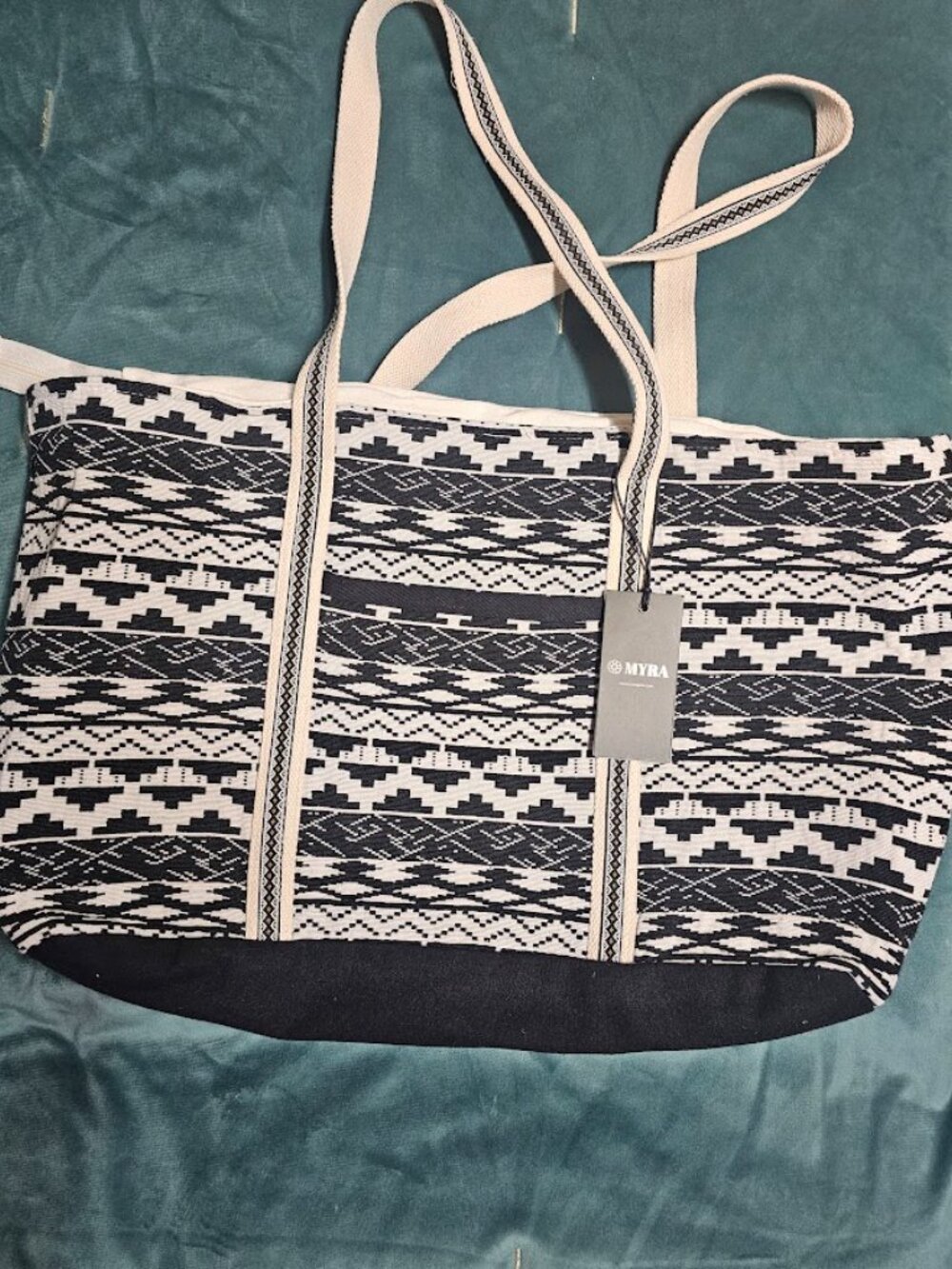 Myra Nocturne Mesa Weekender Bag in Midnight Ivory NWT - Picture 2 of 4